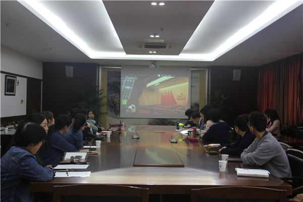南807会议室（教师工作部）.jpg
