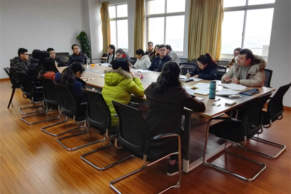 商学院党支部召开党组织生活会学习交流习近平总书记重要讲话精神2.jpg