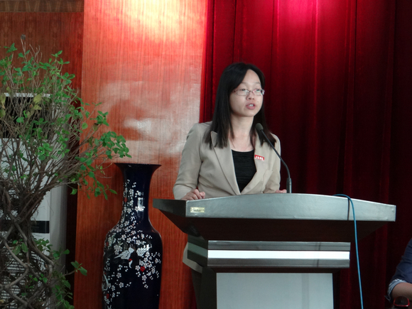 4.2014届新疆民族学生毕业典礼教师代表发言.JPG
