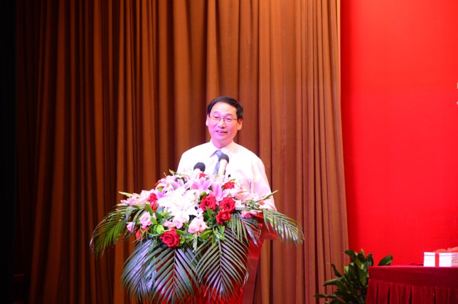 2.市教卫党委副书记、市教委副主任高德毅讲话.jpg